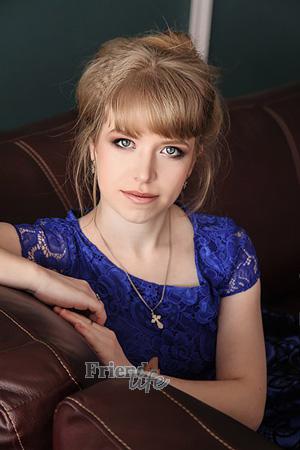 176507 - Elena Age: 31 - Russia