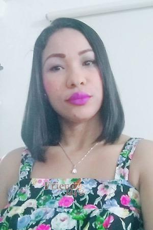 177008 - Kari Age: 45 - Colombia