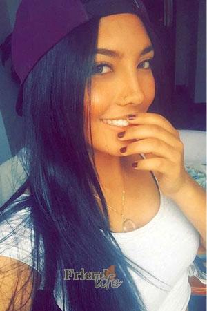 181816 - Juliana Age: 25 - Colombia
