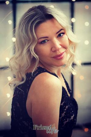 192697 - Elena Age: 49 - Russia