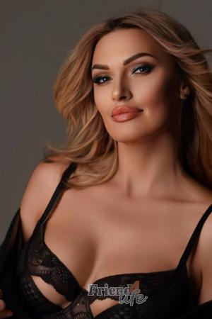 202488 - Ekaterina Age: 37 - Russia