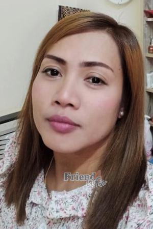 203402 - Nilawan Age: 41 - Thailand