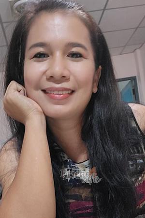 203403 - Thararat Age: 45 - Thailand