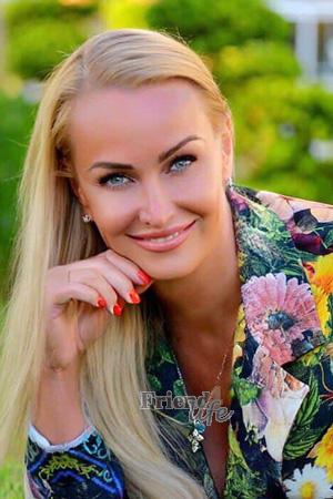 204270 - Oksana Age: 45 - Ukraine