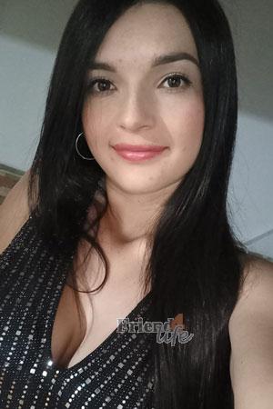 205220 - Valentina Age: 26 - Colombia