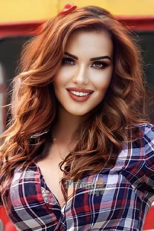 205699 - Elena Age: 38 - Russia