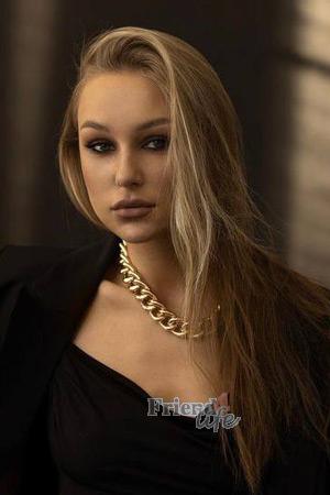 209182 - Anastasiia Age: 21 - Poland