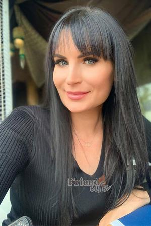 210390 - Elena Age: 38 - Ukraine