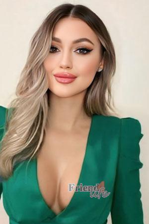 211433 - Maria-Madalina Age: 29 - Romania