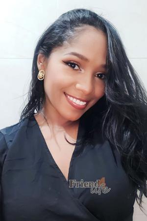 213873 - Sandra Age: 29 - Colombia
