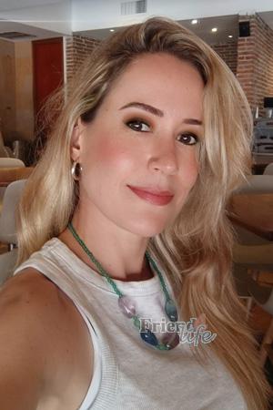 222044 - Laura Age: 40 - Colombia