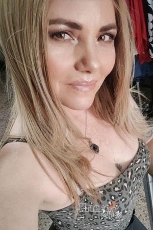 223113 - Maria Elizabeth Age: 51 - Costa Rica
