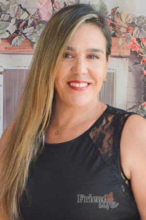 226420 - Lenka Age: 55 - Peru