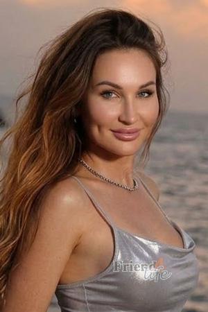 228729 - Viktoriia Age: 49 - Ukraine