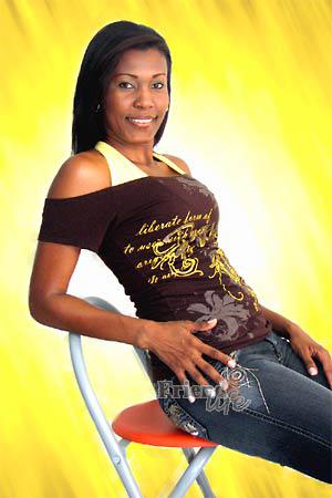 86782 - Maria Fernanda Age: 31 - Colombia